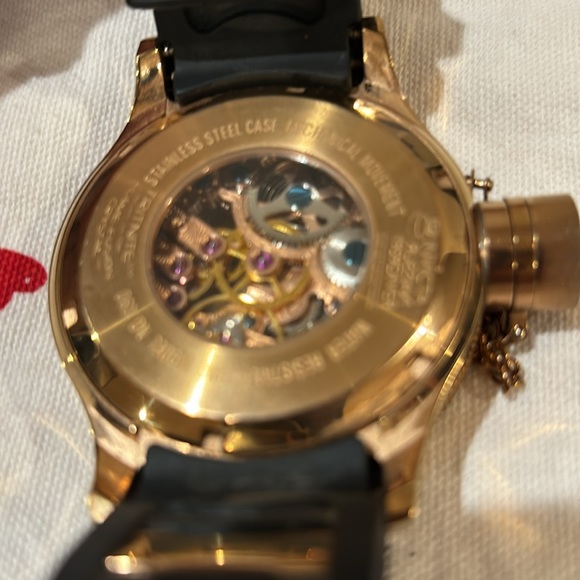 Invicta - Picture 2 of 3